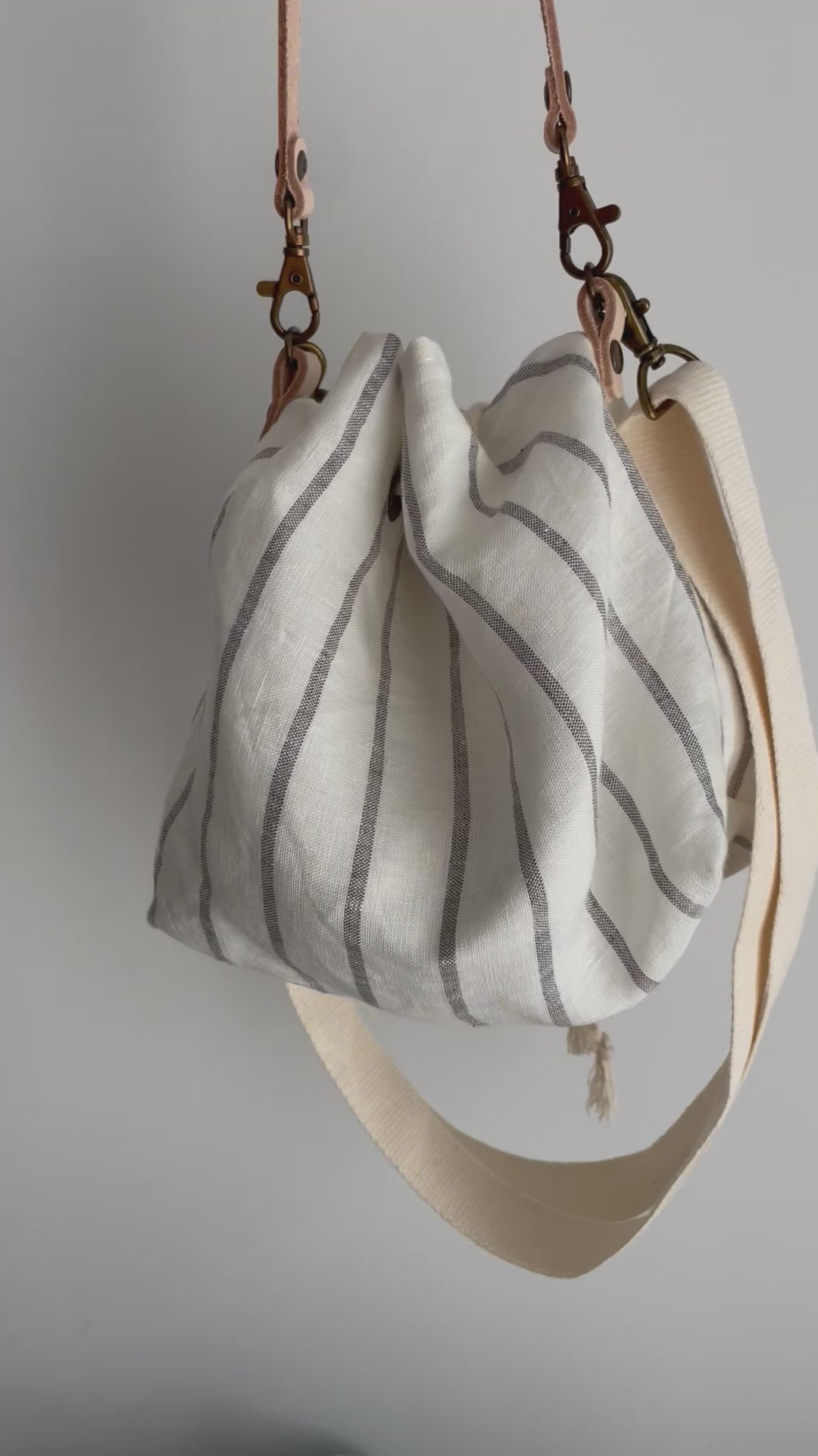 24時間限定タイムセール Haná - Handbag/Crossbody bag: Black stripes – hadashistudio バッグ